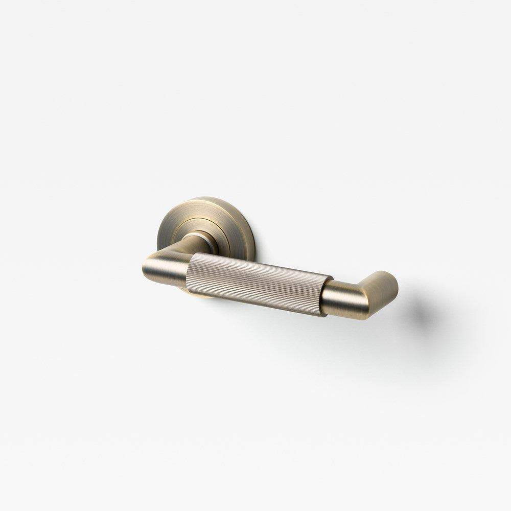 Linear Return Lever Aged Brass — view 1