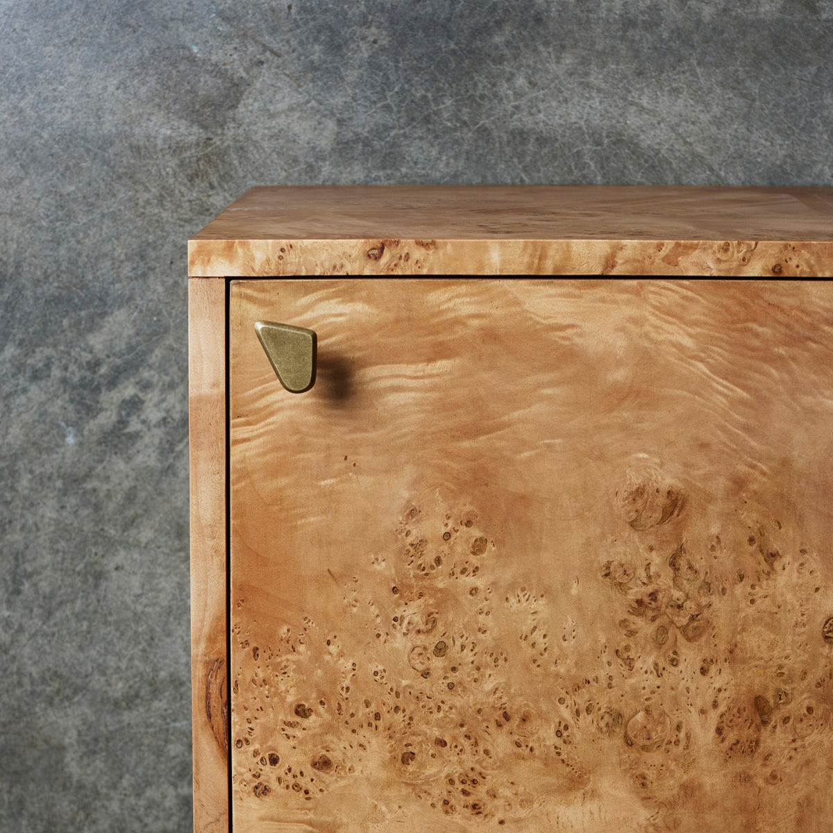 Outline_C Knob Tumbled Brass — view 4