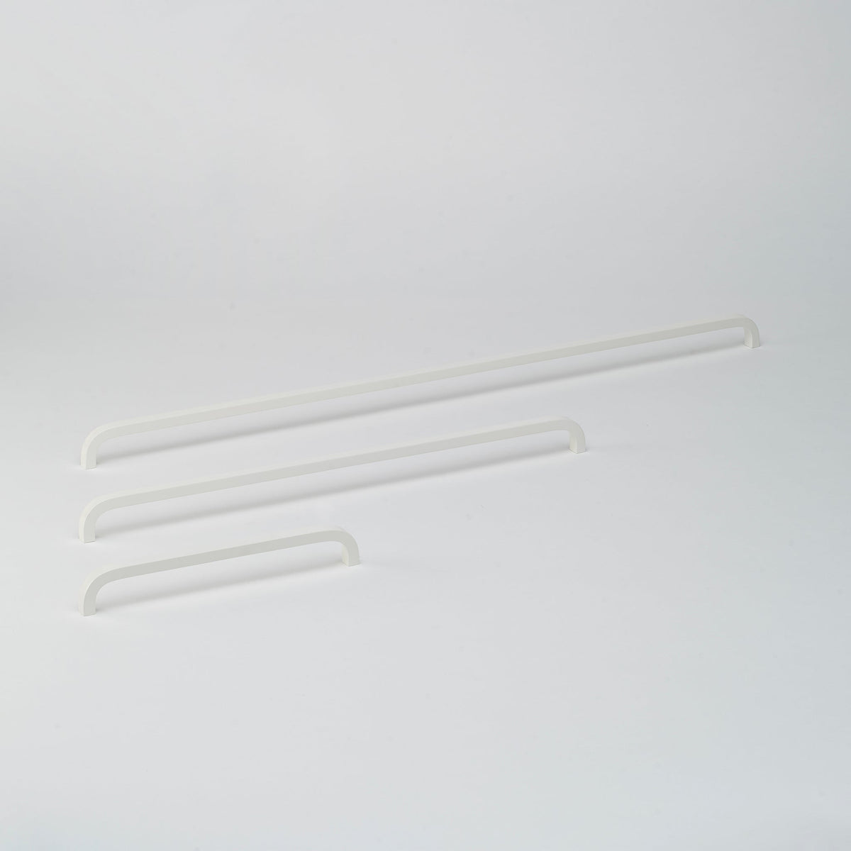 Curve Pull White — view 1