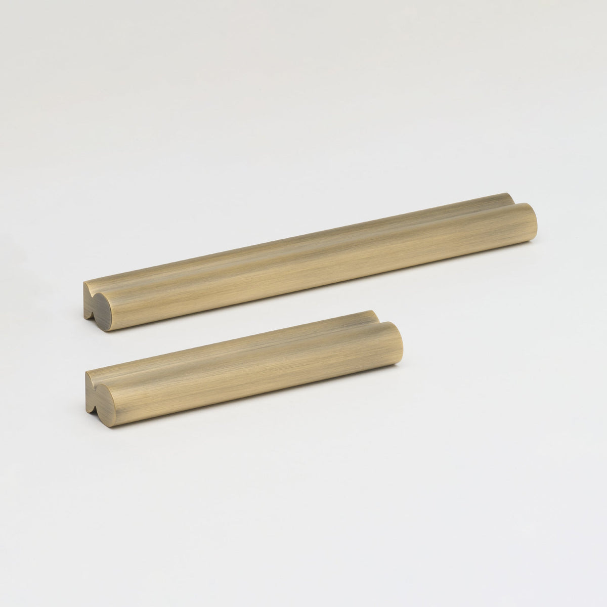 Fleur Pull Aged Brass — view 4
