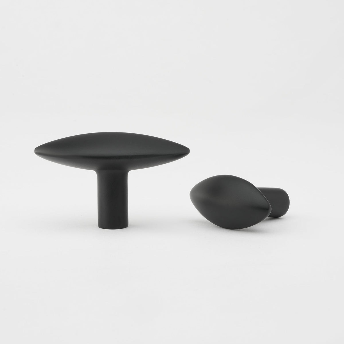 Almond Knob Black — view 4