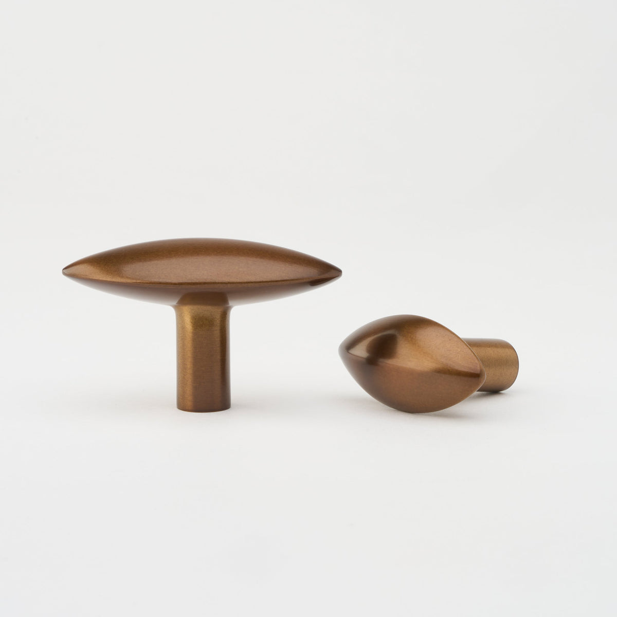 Almond Knob Bronze — view 4