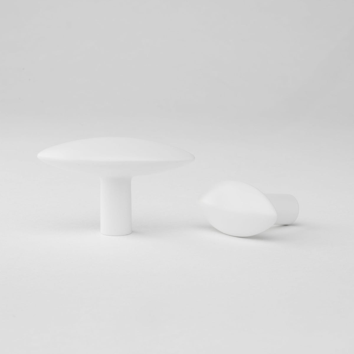 Almond Knob White — view 4