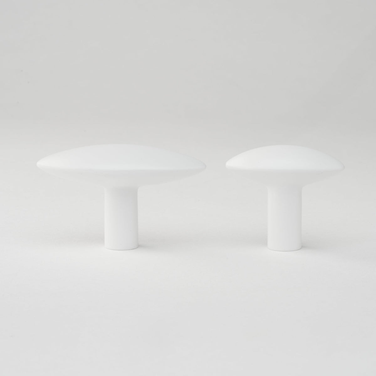 Almond Knob White — view 5