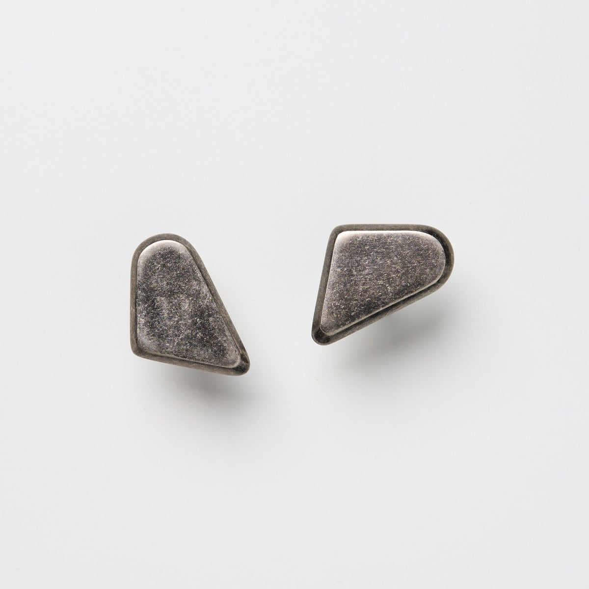 Outline_C Knob Tumbled Nickel — view 2