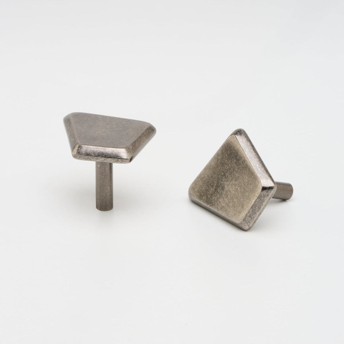 Outline_D Knob Tumbled Nickel — view 1