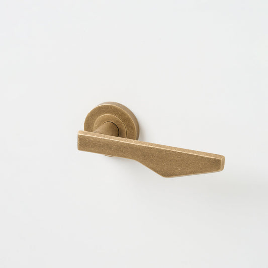Outline_C Lever Tumbled Brass — view 1