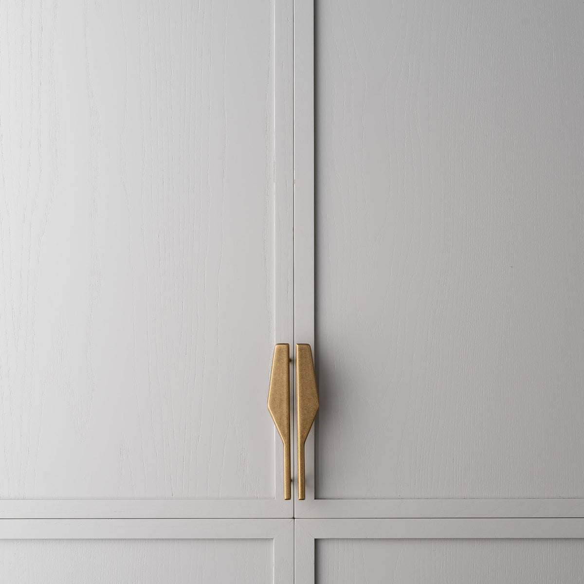 Outline_D Handle Tumbled Brass — view 9