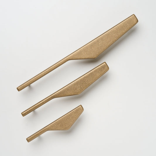 Outline_D Handle Tumbled Brass — view 1