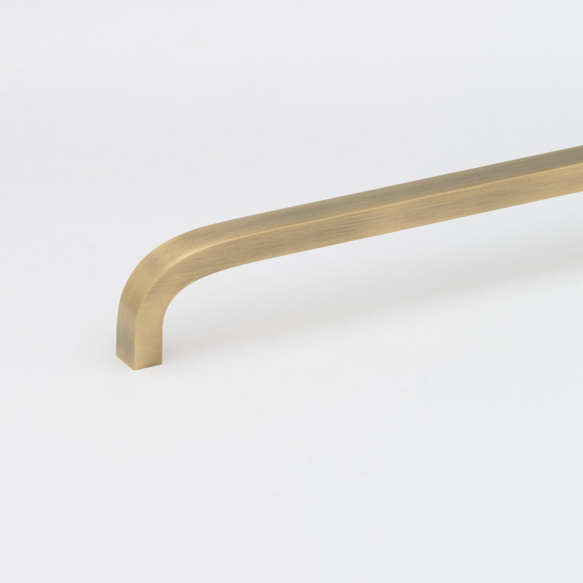 Curve Appliance Pull Aged Brass — view 3