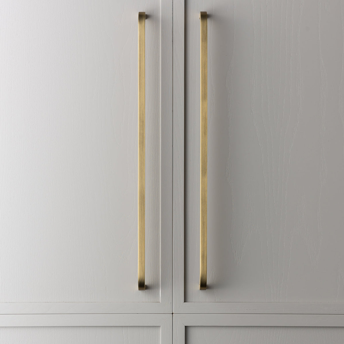 Curve Appliance Pull Aged Brass — view 2