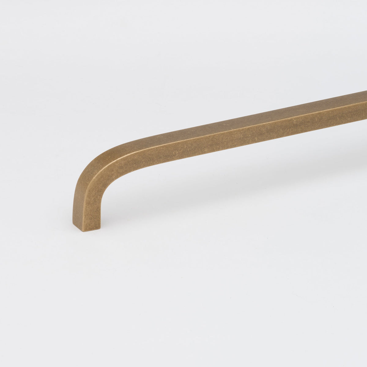 Curve Appliance Pull Tumbled Brass — view 3