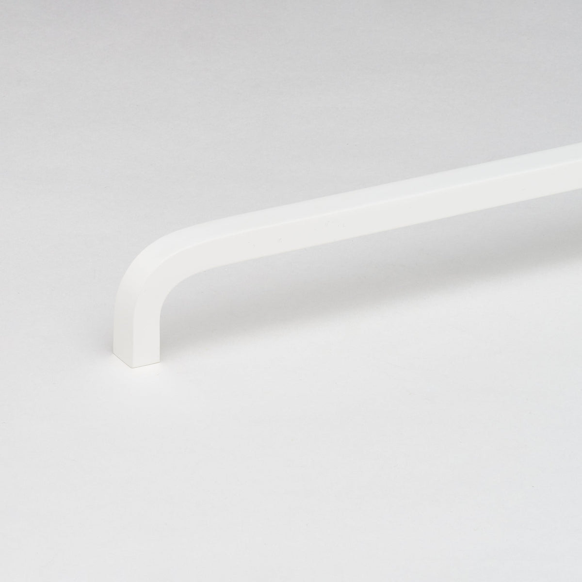 Curve Appliance Pull White — view 3