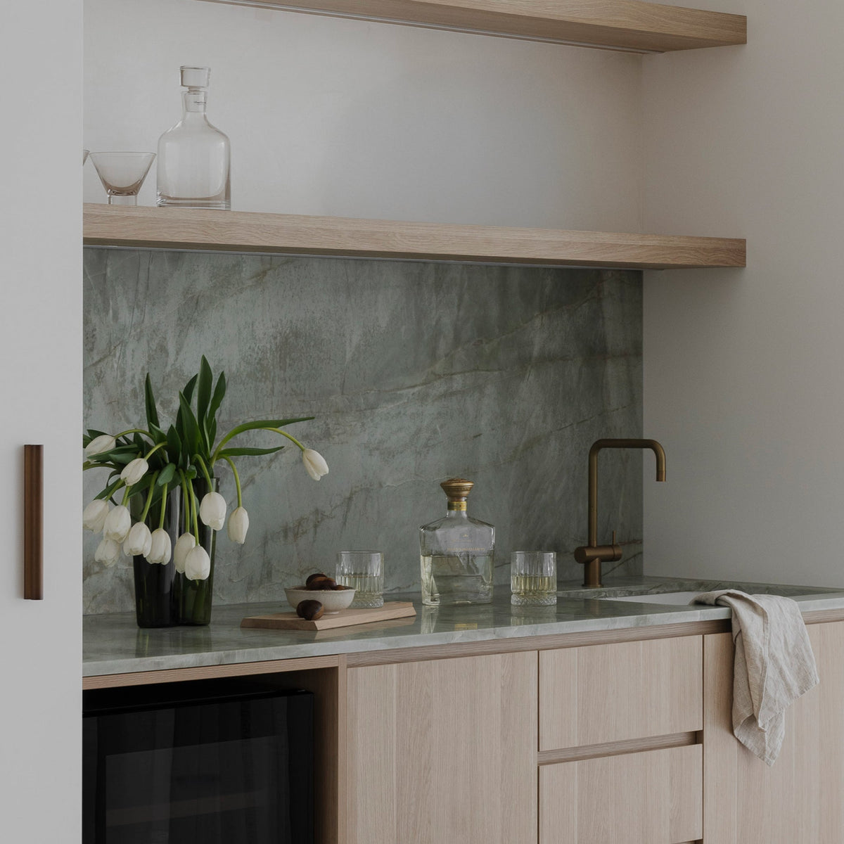 Fleur Pull Aged Brass — view 2