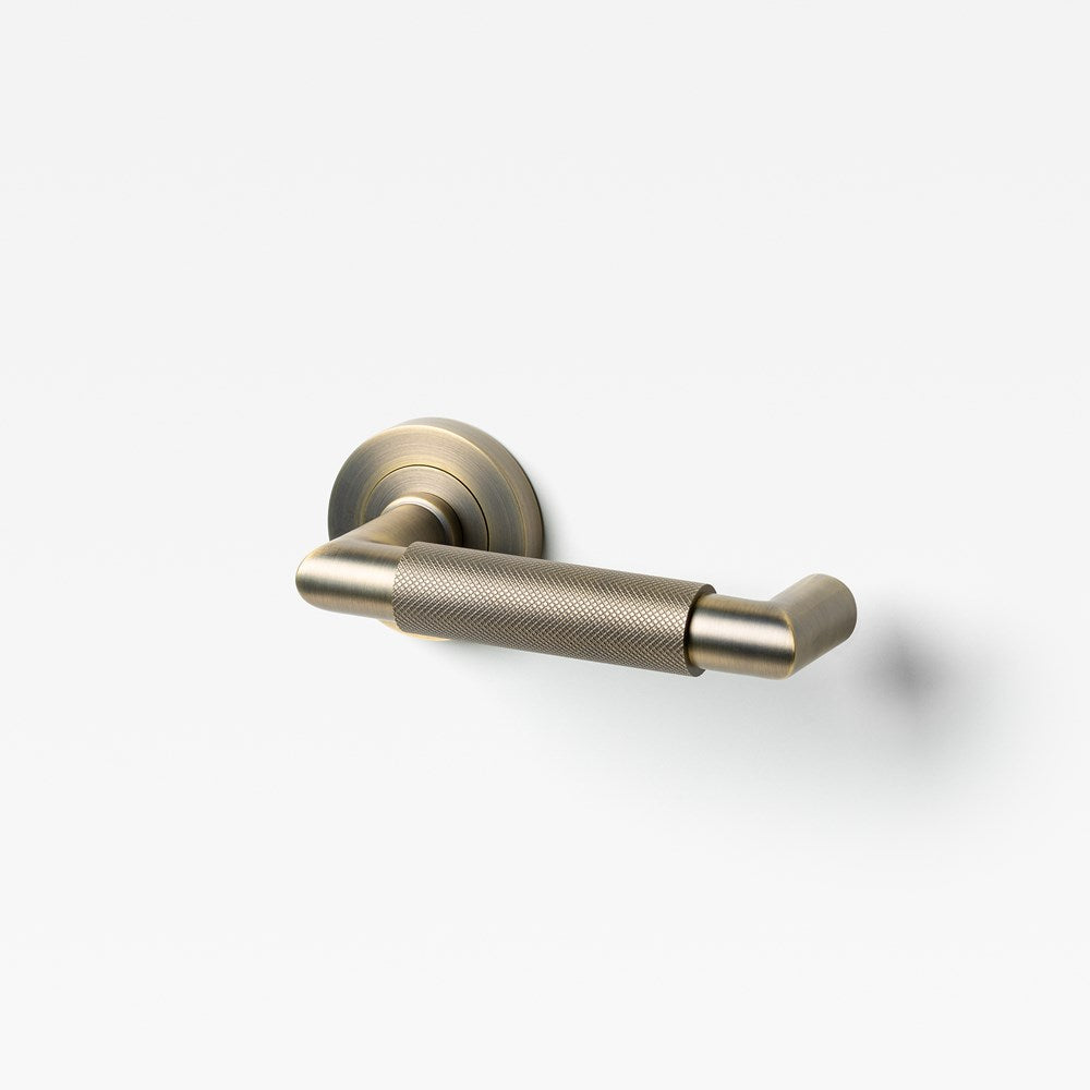 Kintore Return Lever Aged Brass — view 1