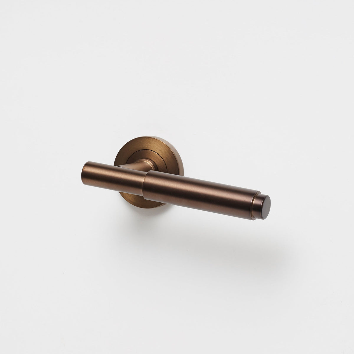 Lola Lever Bronze — view 1