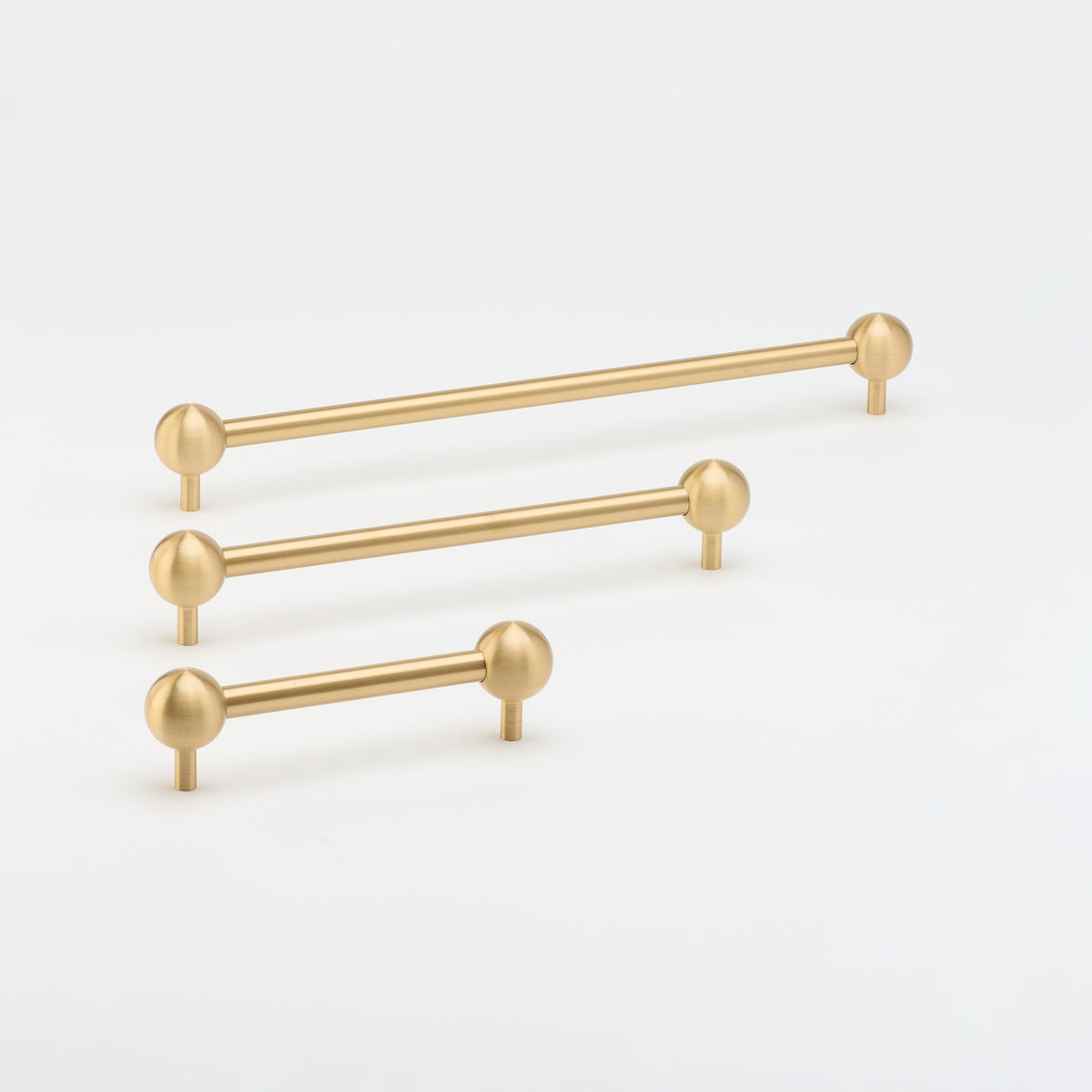 Sphere Pull Brass — view 1