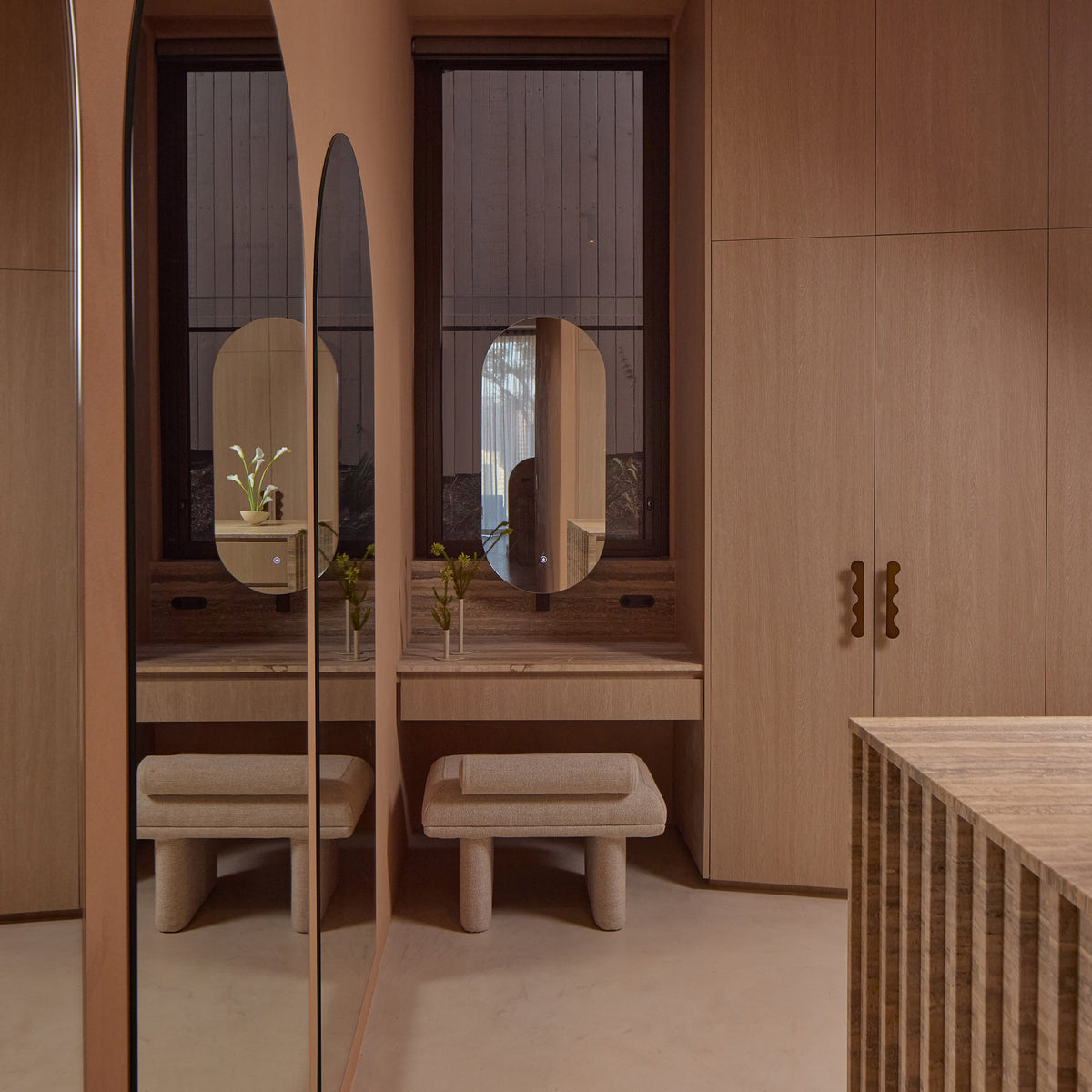 Karu Pull Bronze — view 2